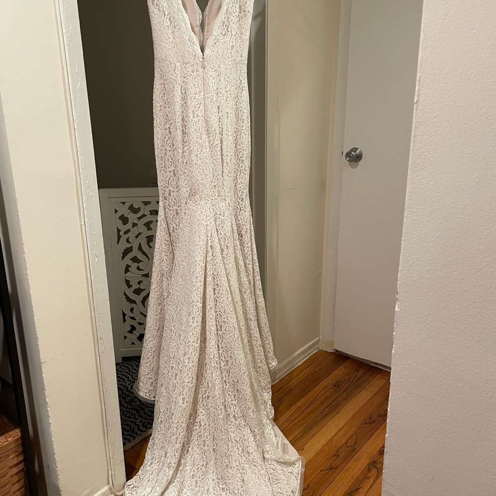 Mikaella Lace Wedding Dress - Picture 2 of 12